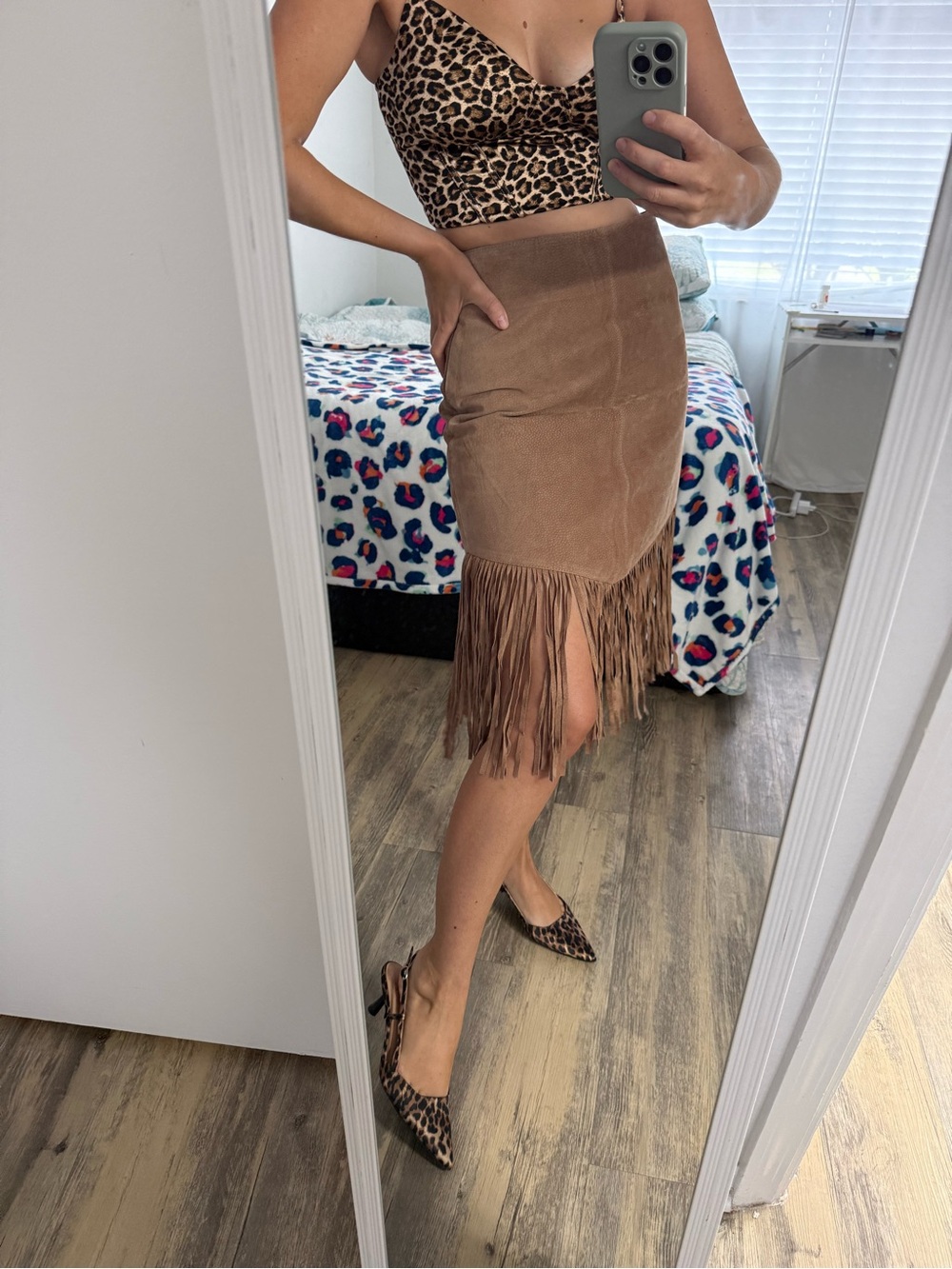 NWOT Oasis 100% Genuine Suede Fringe Midi Skirt Tan Boho Western, UK 10 (US 6)
